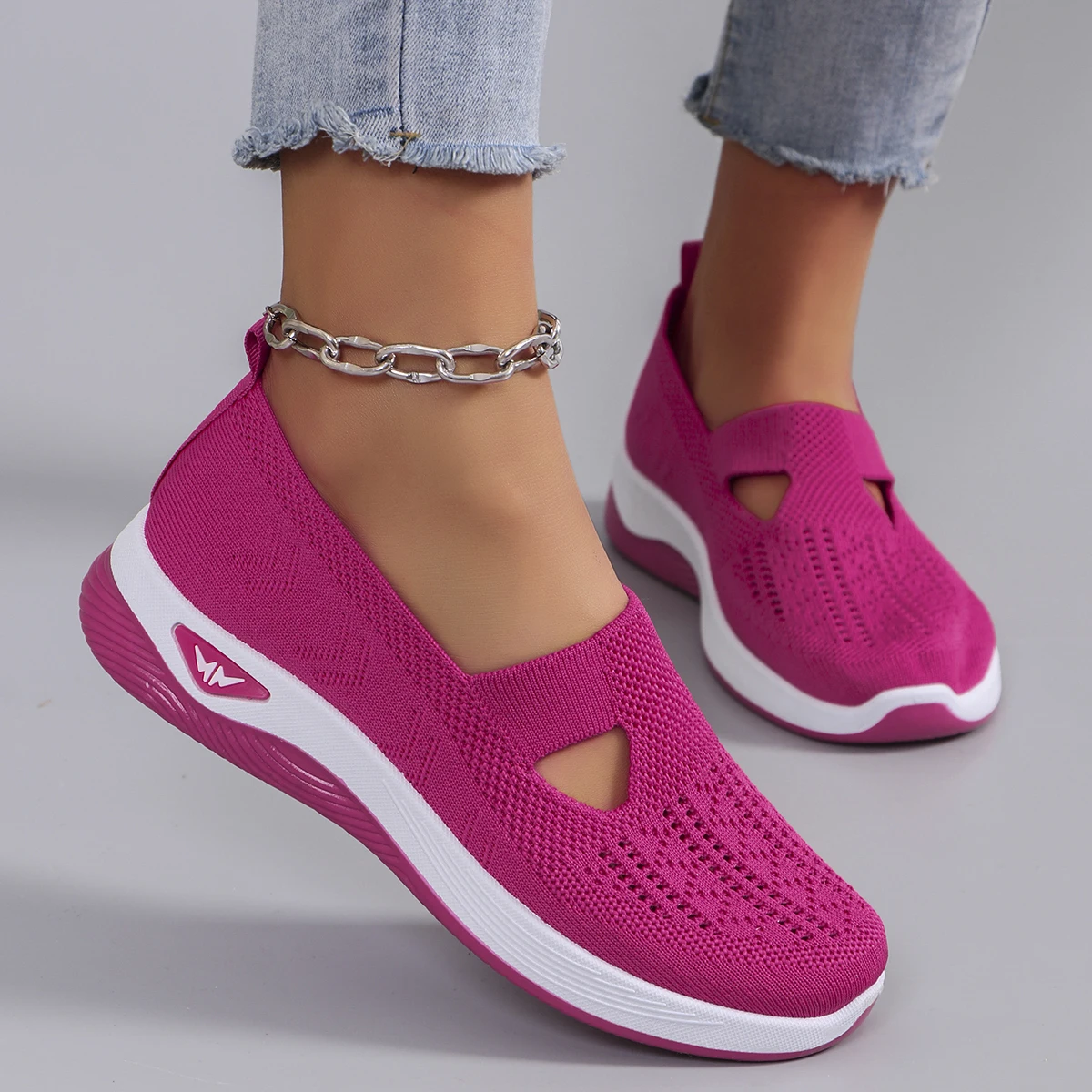 Spring new women's sports shoes, fashionable, breathable, lightweight, non-slip, wear-resistant, casual sports shoes, flat shoes 1 Spring new women's sports shoes, fashionable, breathable, lightweight, non-slip, wear-resistant, casual sports shoes, flat shoes 3