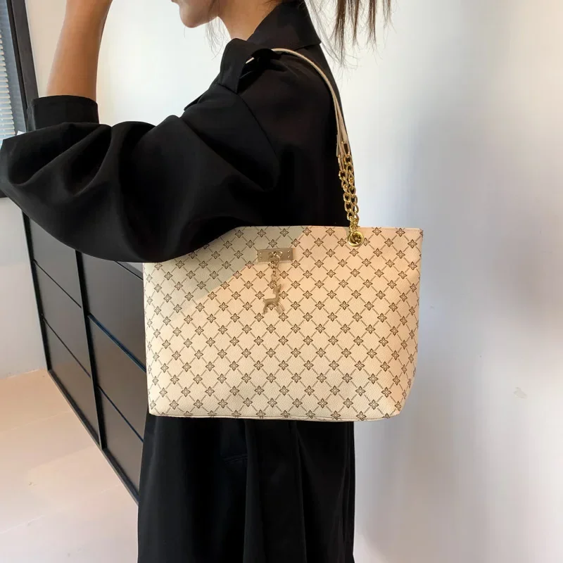 PU Leather Retro Shoulder Tote – Large-Capacity Armpit Bag 2